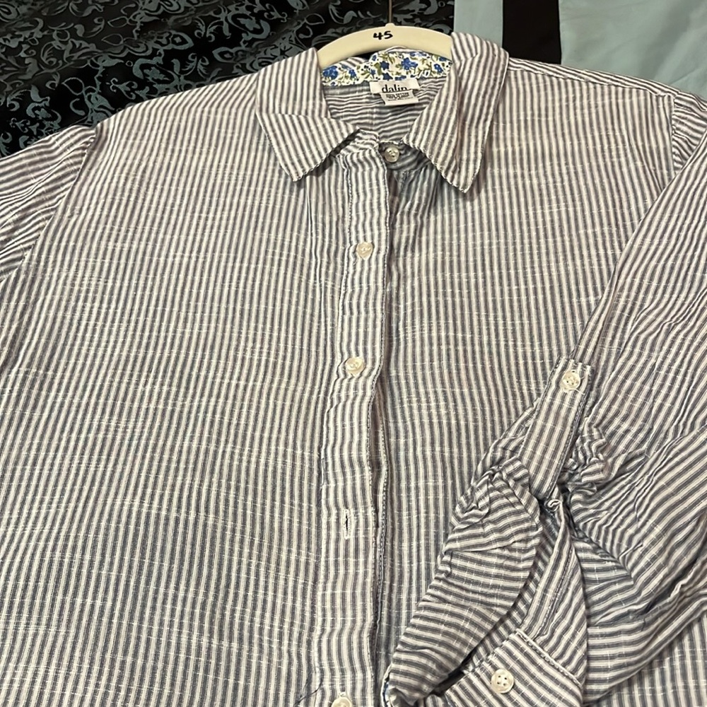DALIN Women’s Striped Button-Up Shirt, size large - Picture 4 of 8